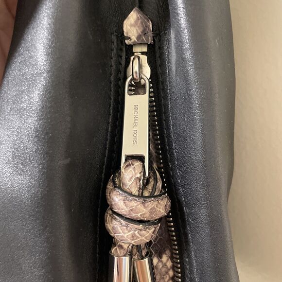 MICHAEL KORS Isabel Large Convertible Shoulder Bag Black Leather Snake Skin  - Picture 7 of 14